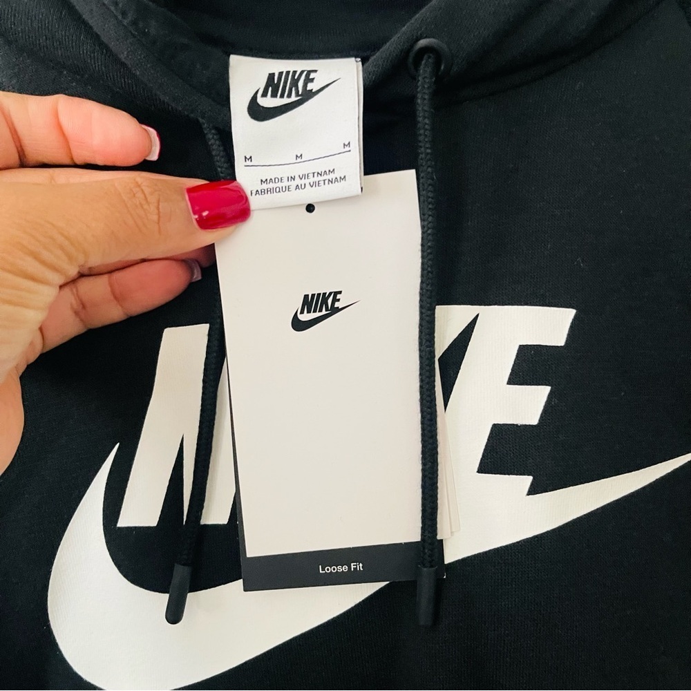 Nike Women's Black Cropped Hoodie - Picture 6 of 6